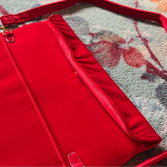 Street Level Vibrant Red Clutch/Purse - Picture 7 of 9